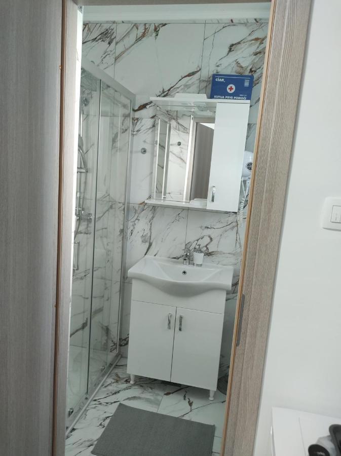 Happy Room คาร์โลวัตส์ ภายนอก รูปภาพ