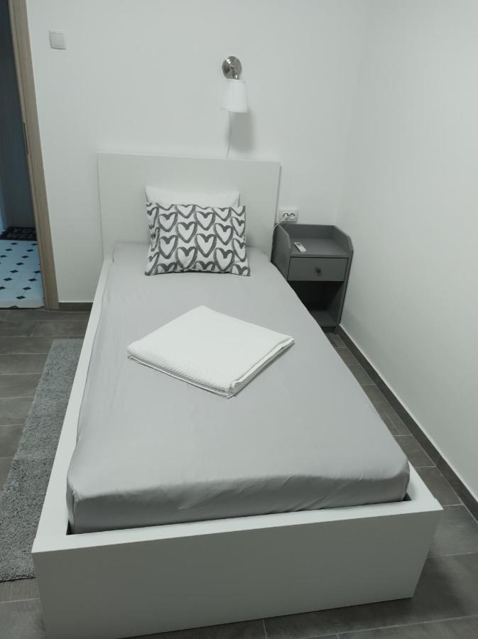 Happy Room คาร์โลวัตส์ ภายนอก รูปภาพ