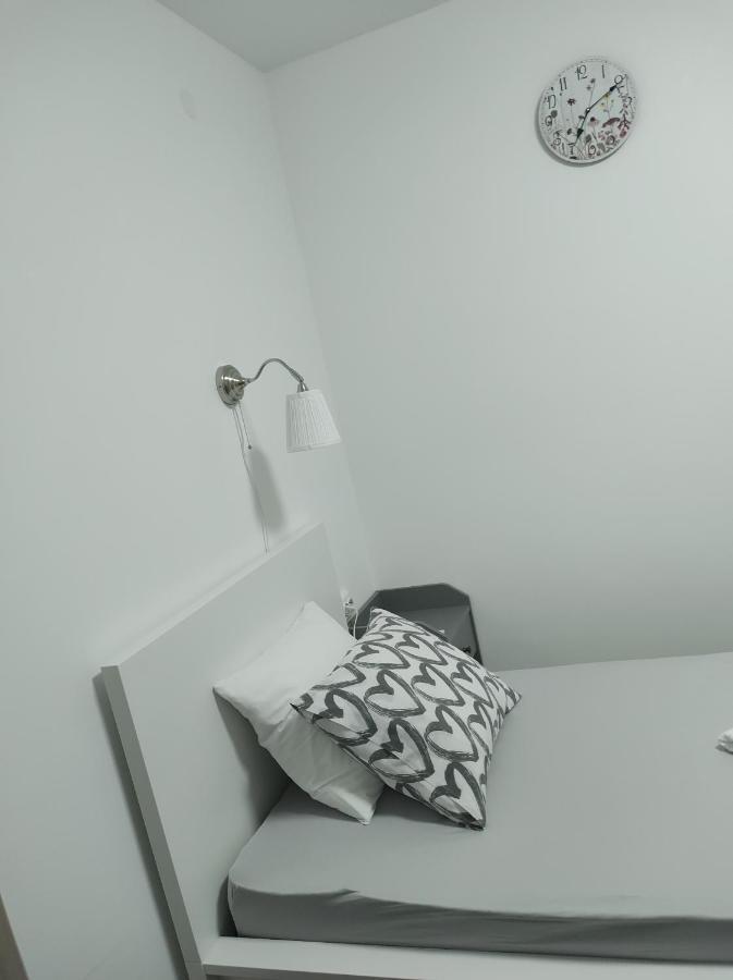 Happy Room คาร์โลวัตส์ ภายนอก รูปภาพ
