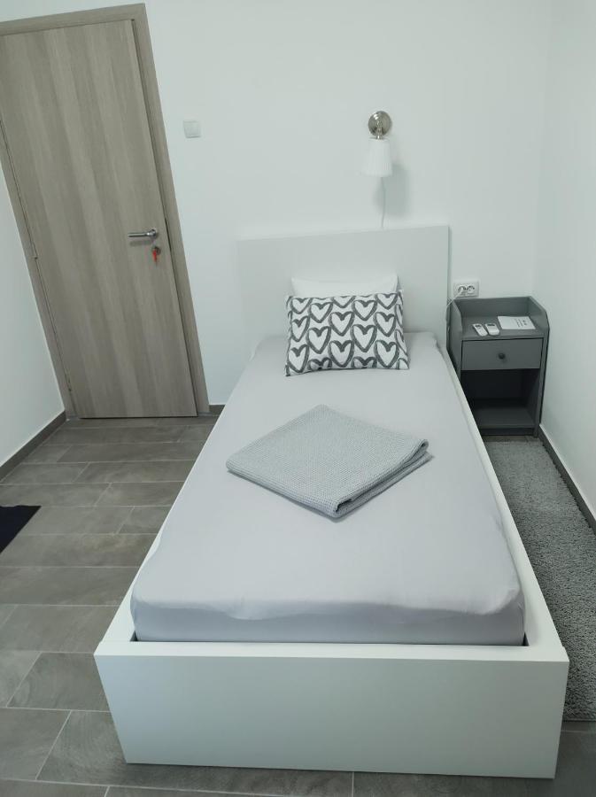 Happy Room คาร์โลวัตส์ ภายนอก รูปภาพ